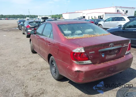 2006 Toyota Camry Le z USA, uszkodzony, nr VIN 4T1BE32K16U165689